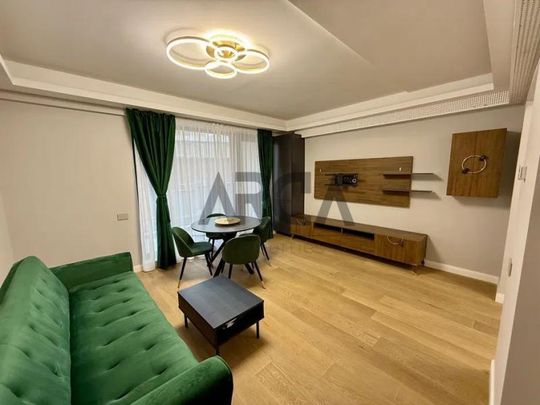 2 Camere | Unirii | Alongside Fountains | Parcare - Photo 1
