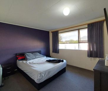 Three Bedroom Family home in Bell Block - Photo 3