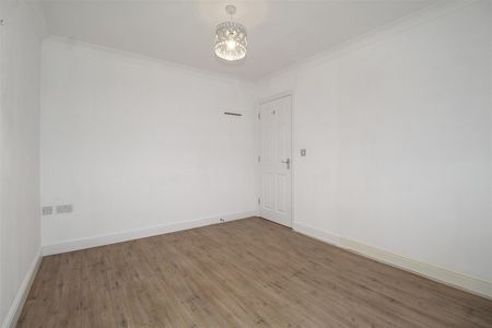 4 Bedroom House - Detached To Let - Photo 4