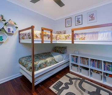 Charming Family Home - Photo 2