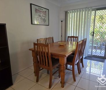 Beautiful Home with NO water bill! - Photo 2