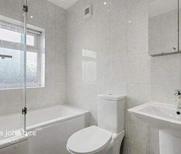 2 bedroom semi-detached house to rent - Photo 4
