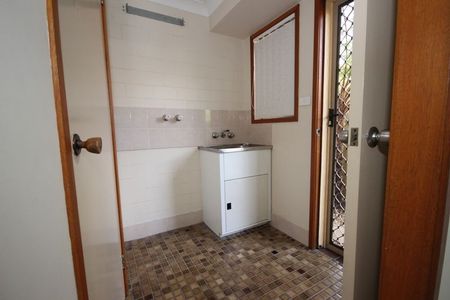 WELL POSITIONED END TOWNHOUSE - Photo 3