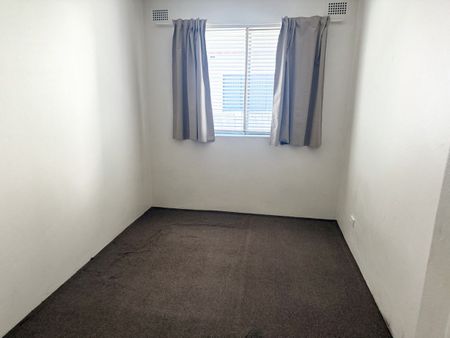 Spacious 2 bedrooms unit - Photo 3