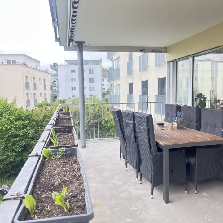 fabelhafte 5.5 Zimmer Wohnung mitten im Grünen - Foto 1