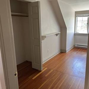 October 15/ November 1 - Two Bedroom in Heritage Building - Photo 2