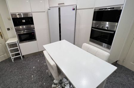 Middle Floor Apartment in Puerto Banús - Photo 5