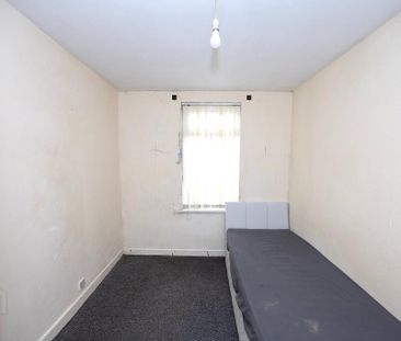 12 Lough Road, Lurgan, BT66 6JE - Photo 3