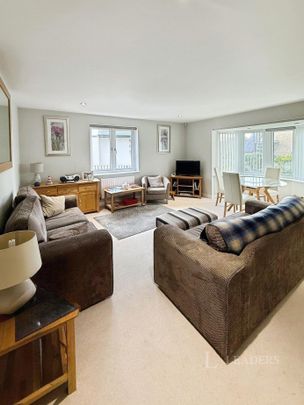 2 bedroom flat to rent The Oaks, Barton on Sea - Photo 1