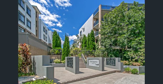 Oversized 2 Bed Apartment - Photo 1