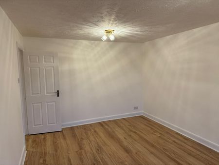 1 Bed Flat, Shapland Way, N13 - Photo 3
