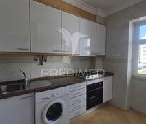 Rent Apartment 2 bedrooms Alvalade Lisboa - great location, 2nd floor - Photo 3