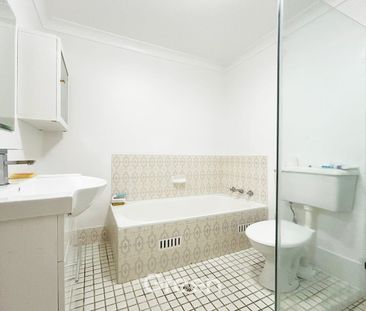 Charming Villa-Style One Bedroom Unit in a Well-Maintained Complex! - Photo 5