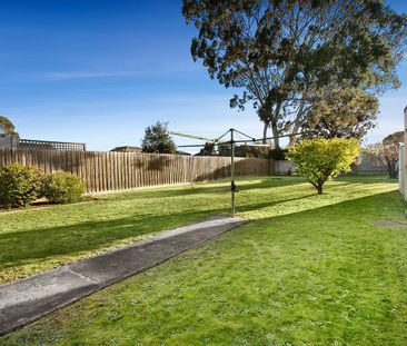 CHARMING 2 BEDROOM HOME IN SOUGHT AFTER LOCATION - 2 SCHOOL ZONE PR... - Photo 6