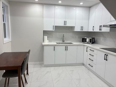 For Lease - 256 Palmerston Avenue, Toronto, Ontario - Photo 3