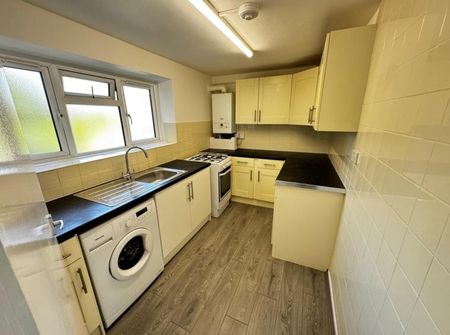 St Edmunds Road, London - Photo 4