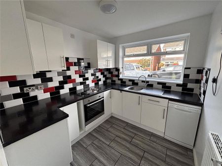 3 bedroom semi-detached house to rent - Photo 4