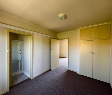 One Bedroom With Leafy Aspects - Photo 1