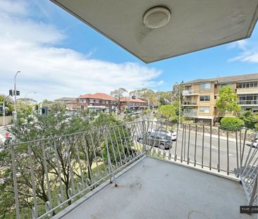 Contemporary 1-Bedroom Apartment in Prime Mosman - Photo 1