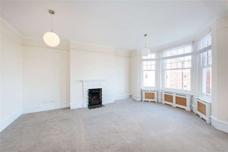 Spacious period apartment within a sought after mansion block in Chiswick. - Photo 4