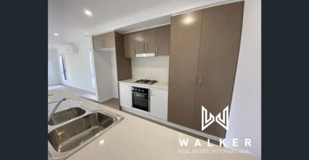 Modern Living House! - Photo 5