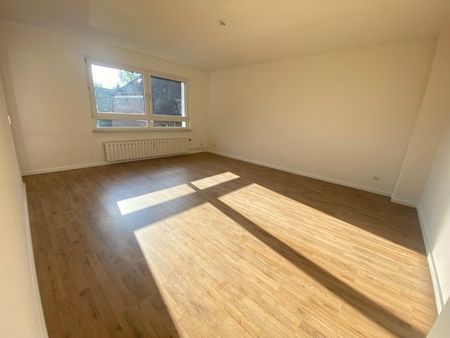 Sanierte 3,5 Zimmer Wohnung mit Balkon!!!! - Photo 3