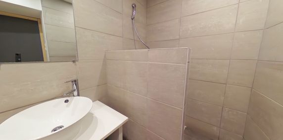 Location Appartement 1 pièce 22m² CARCES 83570 - Photo 2