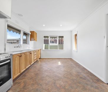 Neat Home in Convenient Wendouree Location - Photo 3