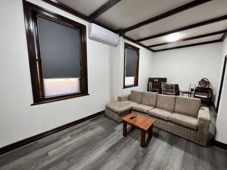 Furnished 3 Bed Apartment - Photo 5
