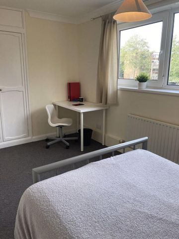 4 bedroom apartment to rent - Photo 5