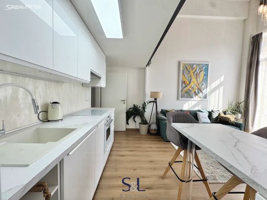 Pronájem bytu 1+kk 59 m² - Photo 1