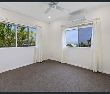 Beautiful home with stunning views - Photo 5