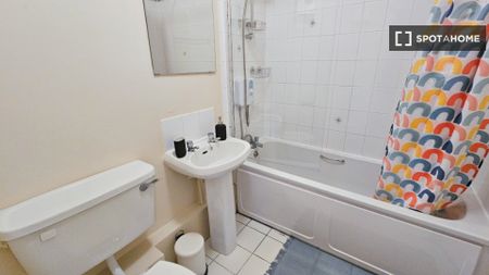 1-bedroom apartment for rent in Mountjoy, Dublin - Photo 3