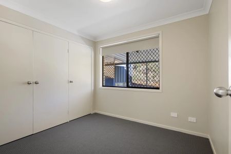 Spacious Four Bedroom Home in a Peaceful Coastal Setting - Photo 2