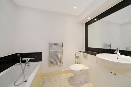 3 bedroom apartment to rent - Photo 2