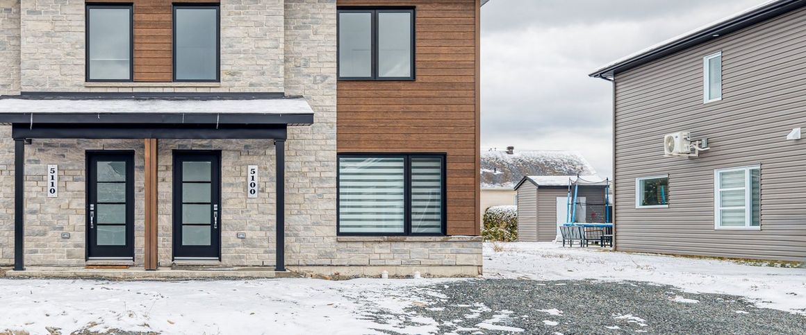 À louer / Maison à étages - Photo 1