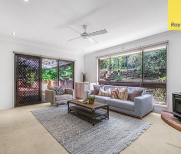 Rare gem in Wentworthville's prestigious 'Dorothy Mount' locale - Photo 3