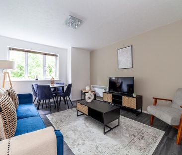 2 bedroom flat to rent - Photo 2