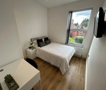 St. Michaels Terrace, Leeds, LS6 - Photo 3