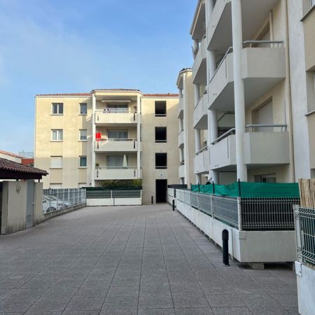 Location Appartement 2 pièces 46m² - Photo 4