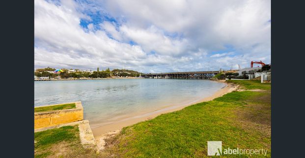 Fantastic Views Right On Fremantle Harbour! - Photo 1