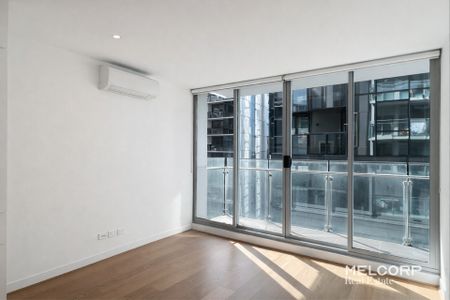 EAST-END SOPHISTICATION AT TRILLIUM APARTMENTS - UNFURNISHED - Photo 4