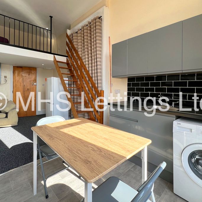 1 Bedroom Apartment for rent in Moorland Road - Photo 1