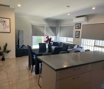 Cranbourne West - Photo 1