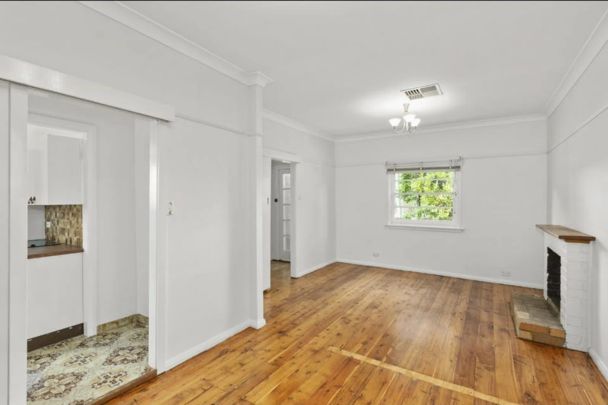 Charming Home in a Convenient Location – Close to Hazelbrook Amenities! - Photo 1