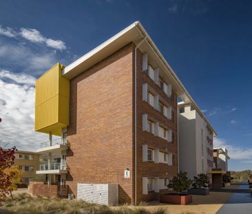 Stylish One-Bedroom Apartment in Prime Bruce Location - Photo 1