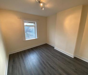 2 bedroom end of terrace house to rent - Photo 4