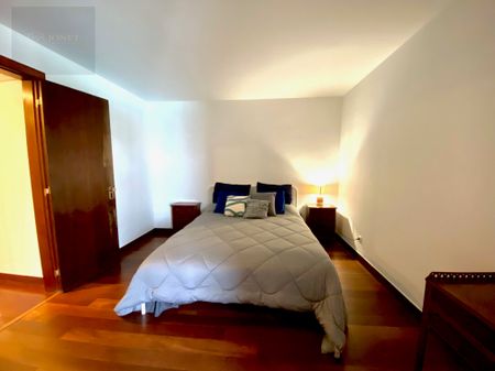 Óptimo T1 mobilado em condomínio com vista de mar - Photo 2