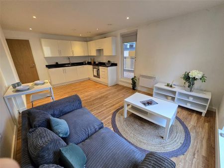 2 bedroom flat to rent - Photo 2