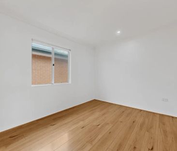 “Immaculate, Light-Filled Family Residence in a Sought-After Location” - Photo 4